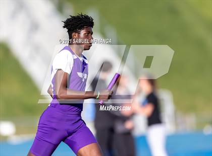 Thumbnail 2 in Metro Conference Track and Field Meet (4X400 Meter) photogallery.