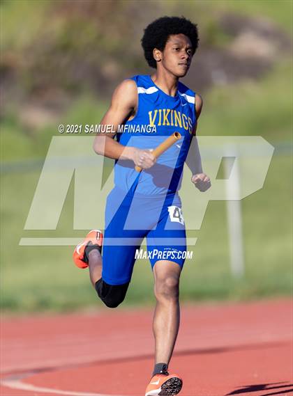 Thumbnail 2 in Metro Conference Track and Field Meet (4X400 Meter) photogallery.