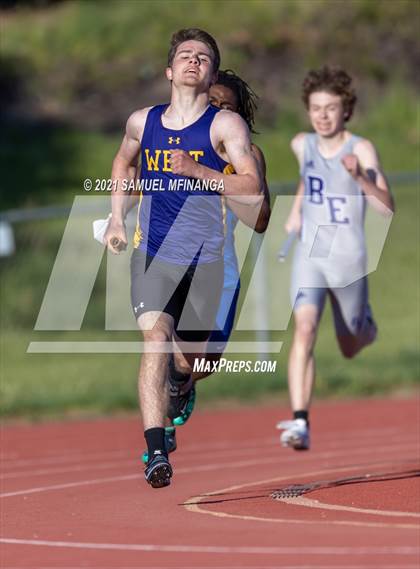 Thumbnail 3 in Metro Conference Track and Field Meet (4X400 Meter) photogallery.