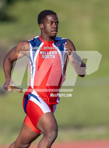 Thumbnail 2 in Metro Conference Track and Field Meet (4X400 Meter) photogallery.