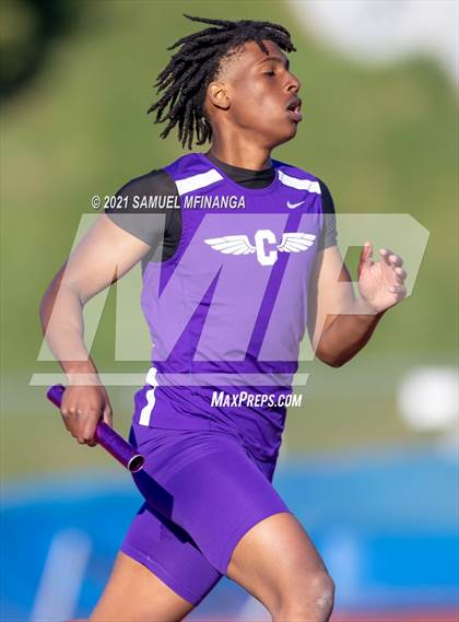 Thumbnail 1 in Metro Conference Track and Field Meet (4X400 Meter) photogallery.