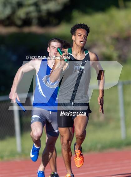 Thumbnail 1 in Metro Conference Track and Field Meet (4X400 Meter) photogallery.