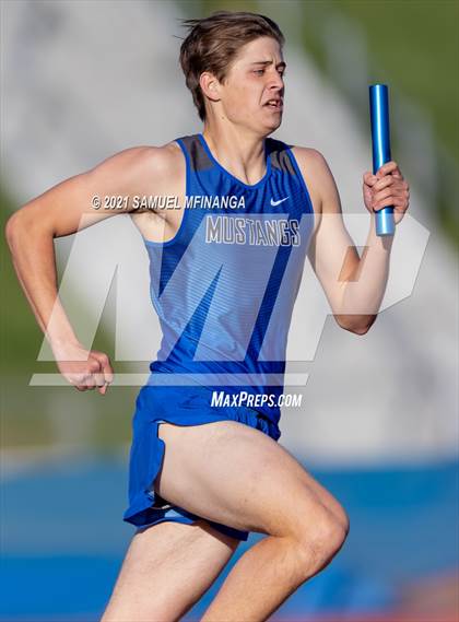 Thumbnail 2 in Metro Conference Track and Field Meet (4X400 Meter) photogallery.