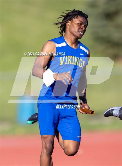 Thumbnail 2 in Metro Conference Track and Field Meet (4X400 Meter) photogallery.