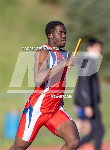Thumbnail 1 in Metro Conference Track and Field Meet (4X400 Meter) photogallery.