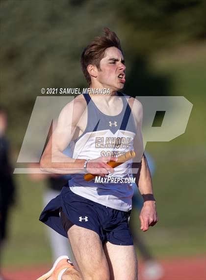 Thumbnail 1 in Metro Conference Track and Field Meet (4X400 Meter) photogallery.