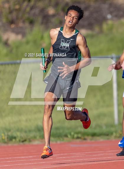 Thumbnail 2 in Metro Conference Track and Field Meet (4X400 Meter) photogallery.
