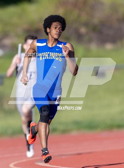 Thumbnail 1 in Metro Conference Track and Field Meet (4X400 Meter) photogallery.