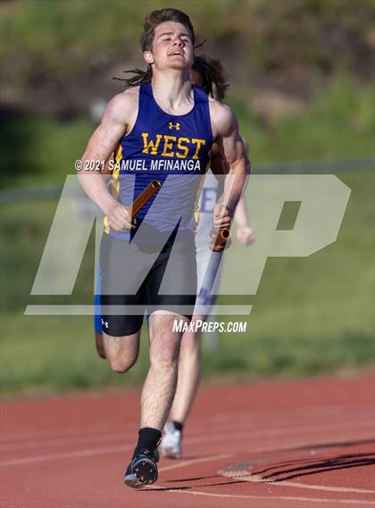 Thumbnail 2 in Metro Conference Track and Field Meet (4X400 Meter) photogallery.