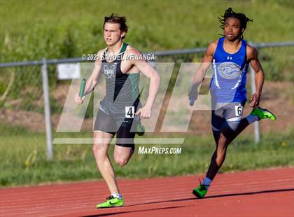 Thumbnail 2 in Metro Conference Track and Field Meet (4X400 Meter) photogallery.