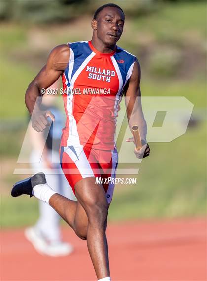 Thumbnail 2 in Metro Conference Track and Field Meet (4X400 Meter) photogallery.