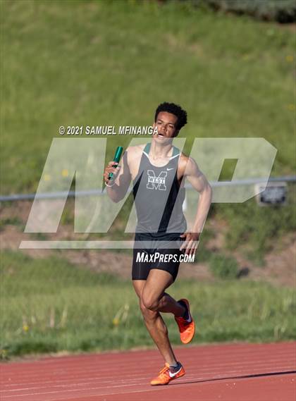 Thumbnail 2 in Metro Conference Track and Field Meet (4X400 Meter) photogallery.