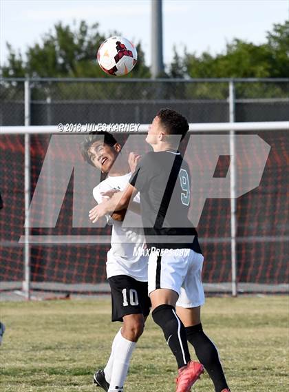 Thumbnail 3 in Cimarron-Memorial vs Palo Verde photogallery.