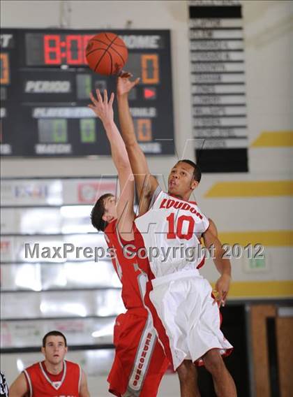 Thumbnail 1 in Loudon vs. Corbin (Knoxville Catholic Pilot Tournament) photogallery.