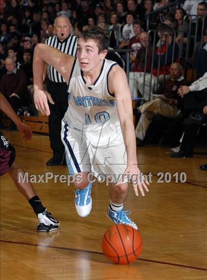 Thumbnail 2 in Sesser-Valier v.  Pinckneyville (Benton Invitational Tournament) photogallery.