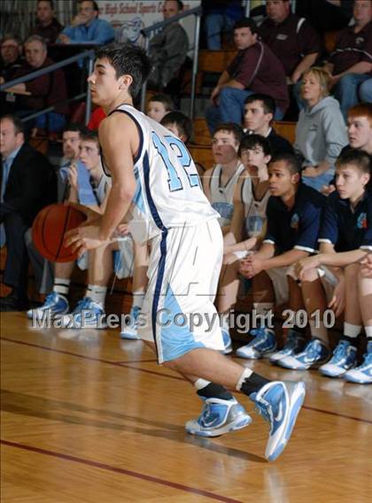 Thumbnail 1 in Sesser-Valier v.  Pinckneyville (Benton Invitational Tournament) photogallery.