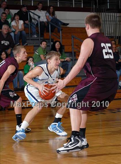 Thumbnail 1 in Sesser-Valier v.  Pinckneyville (Benton Invitational Tournament) photogallery.