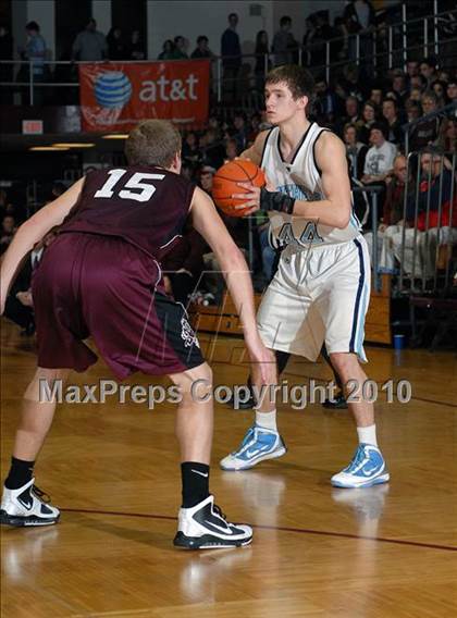 Thumbnail 3 in Sesser-Valier v.  Pinckneyville (Benton Invitational Tournament) photogallery.