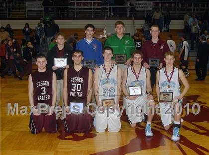 Thumbnail 2 in Sesser-Valier v.  Pinckneyville (Benton Invitational Tournament) photogallery.