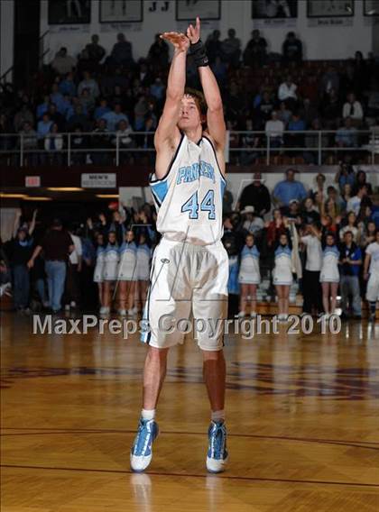 Thumbnail 1 in Sesser-Valier v.  Pinckneyville (Benton Invitational Tournament) photogallery.