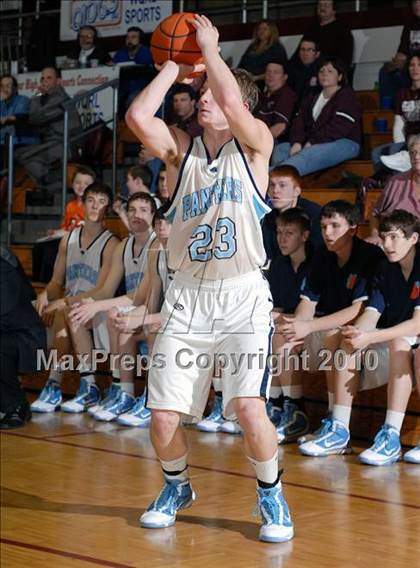 Thumbnail 3 in Sesser-Valier v.  Pinckneyville (Benton Invitational Tournament) photogallery.