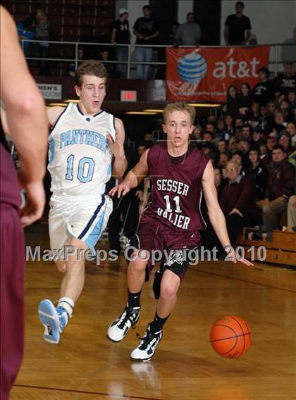 Thumbnail 2 in Sesser-Valier v.  Pinckneyville (Benton Invitational Tournament) photogallery.