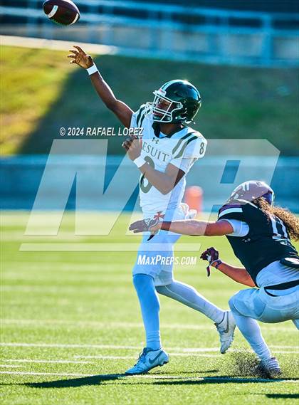 Thumbnail 2 in Strake Jesuit vs. Heights (UIL 6A D2 Football Area) photogallery.