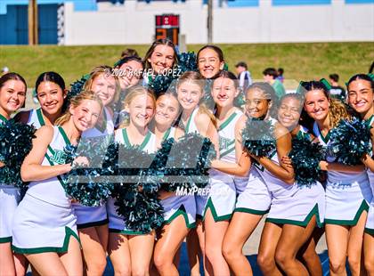 Thumbnail 1 in Strake Jesuit vs. Heights (UIL 6A D2 Football Area) photogallery.