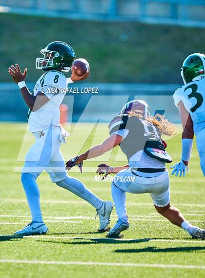 Thumbnail 3 in Strake Jesuit vs. Heights (UIL 6A D2 Football Area) photogallery.