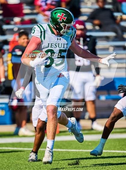 Thumbnail 1 in Strake Jesuit vs. Heights (UIL 6A D2 Football Area) photogallery.