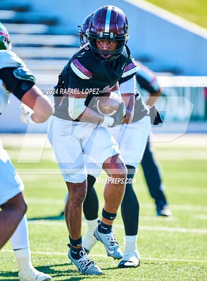 Thumbnail 2 in Strake Jesuit vs. Heights (UIL 6A D2 Football Area) photogallery.