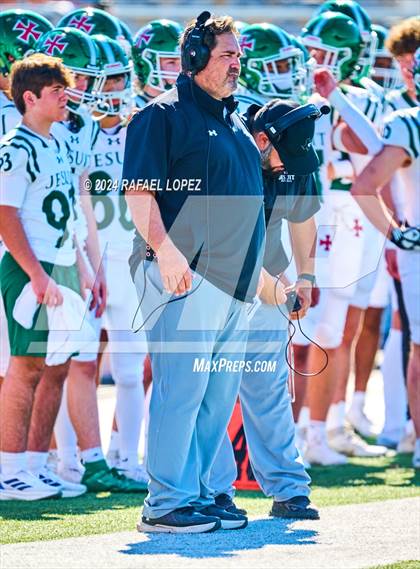 Thumbnail 1 in Strake Jesuit vs. Heights (UIL 6A D2 Football Area) photogallery.