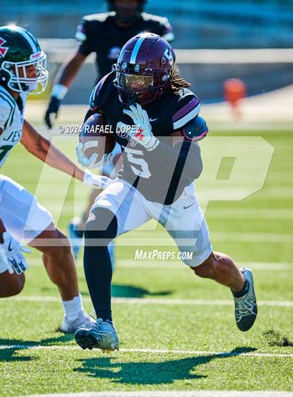 Thumbnail 2 in Strake Jesuit vs. Heights (UIL 6A D2 Football Area) photogallery.