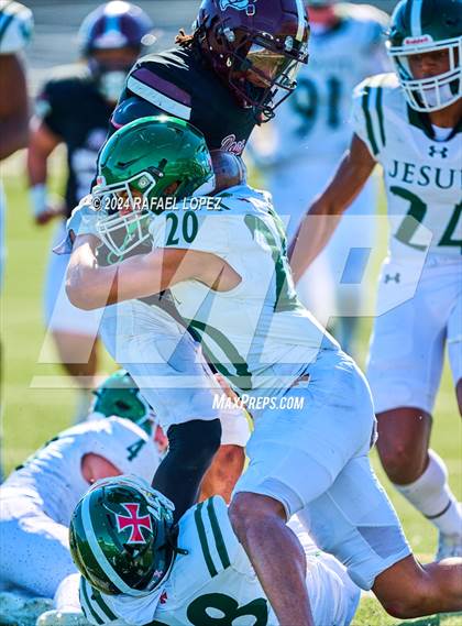 Thumbnail 1 in Strake Jesuit vs. Heights (UIL 6A D2 Football Area) photogallery.