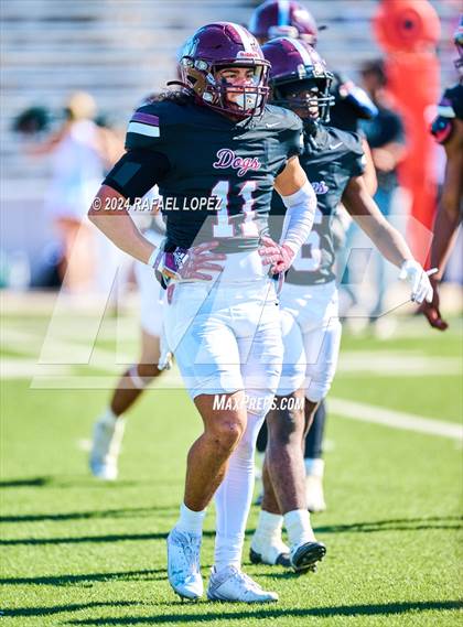 Thumbnail 2 in Strake Jesuit vs. Heights (UIL 6A D2 Football Area) photogallery.
