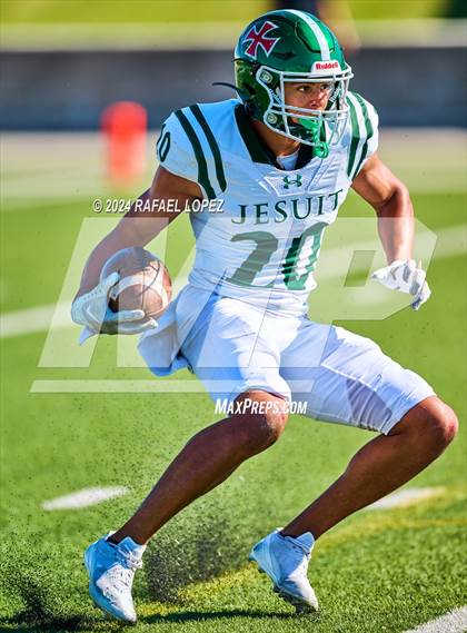 Thumbnail 1 in Strake Jesuit vs. Heights (UIL 6A D2 Football Area) photogallery.