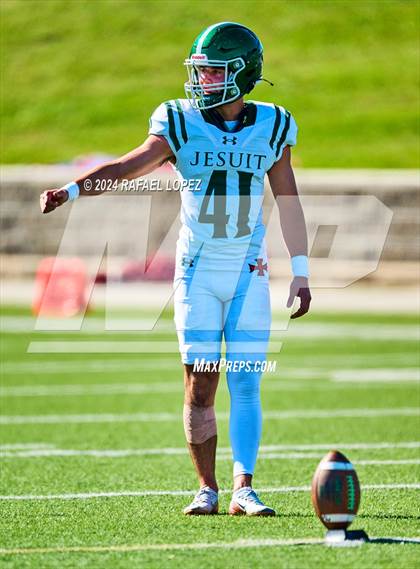 Thumbnail 3 in Strake Jesuit vs. Heights (UIL 6A D2 Football Area) photogallery.
