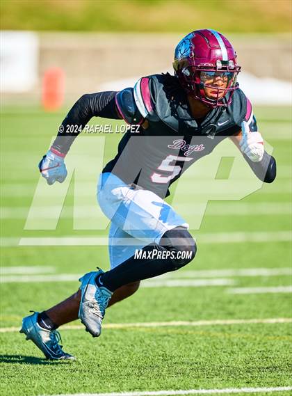 Thumbnail 3 in Strake Jesuit vs. Heights (UIL 6A D2 Football Area) photogallery.