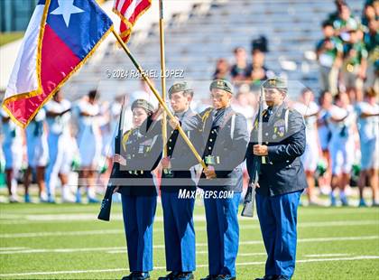 Thumbnail 1 in Strake Jesuit vs. Heights (UIL 6A D2 Football Area) photogallery.