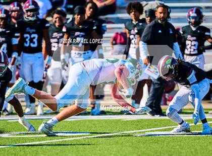 Thumbnail 3 in Strake Jesuit vs. Heights (UIL 6A D2 Football Area) photogallery.