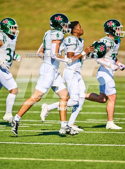 Thumbnail 2 in Strake Jesuit vs. Heights (UIL 6A D2 Football Area) photogallery.