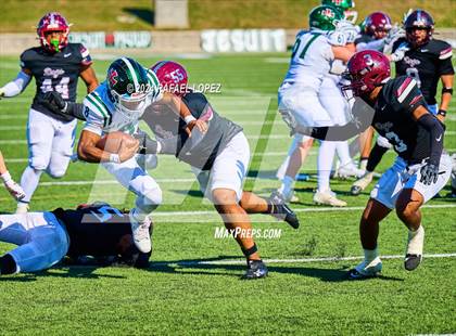 Thumbnail 3 in Strake Jesuit vs. Heights (UIL 6A D2 Football Area) photogallery.