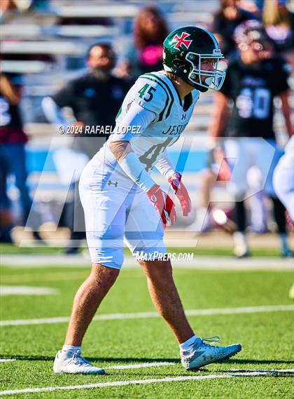 Thumbnail 3 in Strake Jesuit vs. Heights (UIL 6A D2 Football Area) photogallery.
