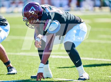 Thumbnail 1 in Strake Jesuit vs. Heights (UIL 6A D2 Football Area) photogallery.