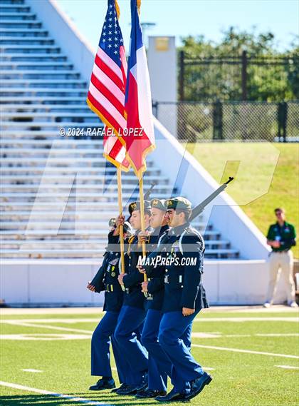Thumbnail 1 in Strake Jesuit vs. Heights (UIL 6A D2 Football Area) photogallery.