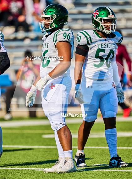 Thumbnail 1 in Strake Jesuit vs. Heights (UIL 6A D2 Football Area) photogallery.