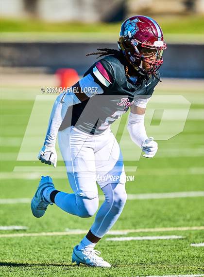 Thumbnail 3 in Strake Jesuit vs. Heights (UIL 6A D2 Football Area) photogallery.