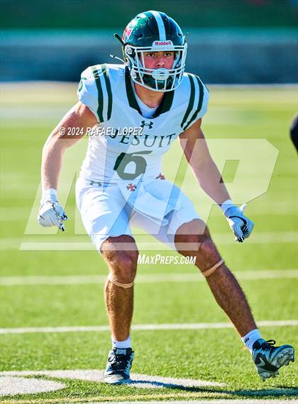 Thumbnail 2 in Strake Jesuit vs. Heights (UIL 6A D2 Football Area) photogallery.