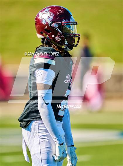 Thumbnail 2 in Strake Jesuit vs. Heights (UIL 6A D2 Football Area) photogallery.
