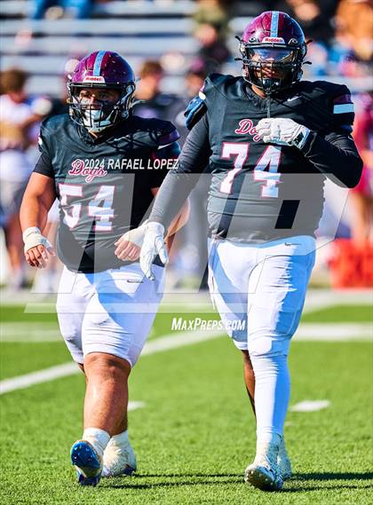 Thumbnail 2 in Strake Jesuit vs. Heights (UIL 6A D2 Football Area) photogallery.